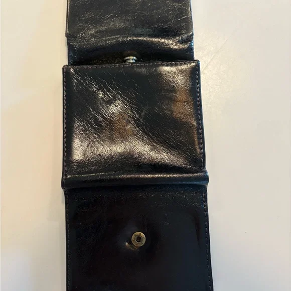 HOBO Gari Women’s Black Leather Trifold Wallet with Kiss Lock - Picture 7 of 9